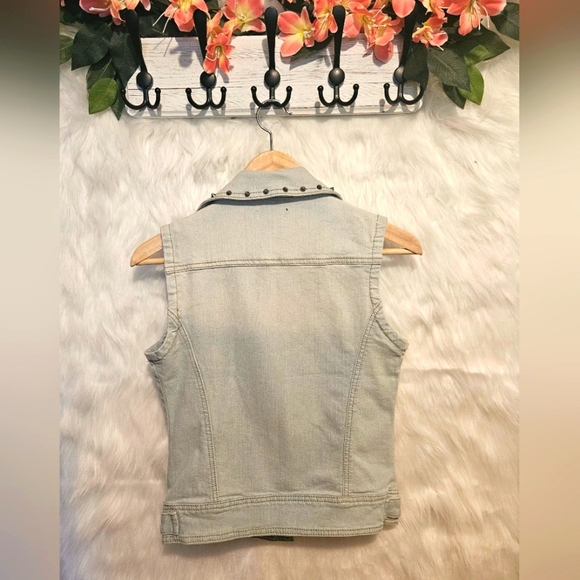 Streetwear Society Studded Faded Denim Zip-Up Vest - Picture 5 of 6